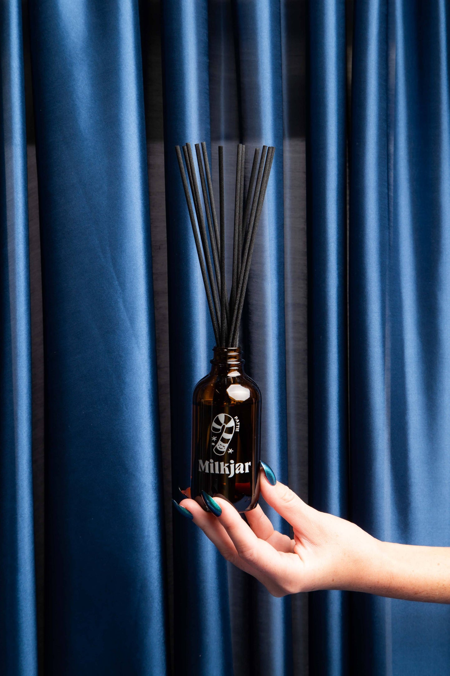 Pattie - Vanilla Chai & Peppermint 4oz Reed Diffuser