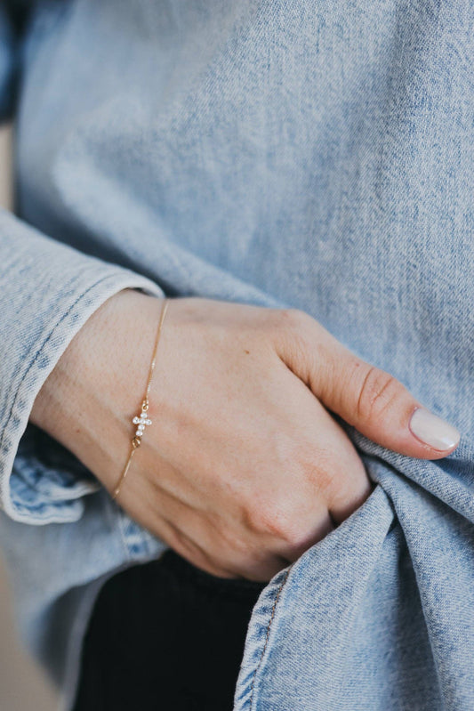 Dainty Cross Bracelet